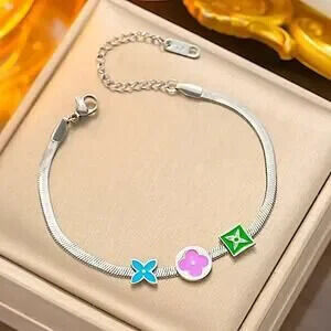 Silver Luxury Charm Bracelet Herringbone Pendant Four Leaf Clover